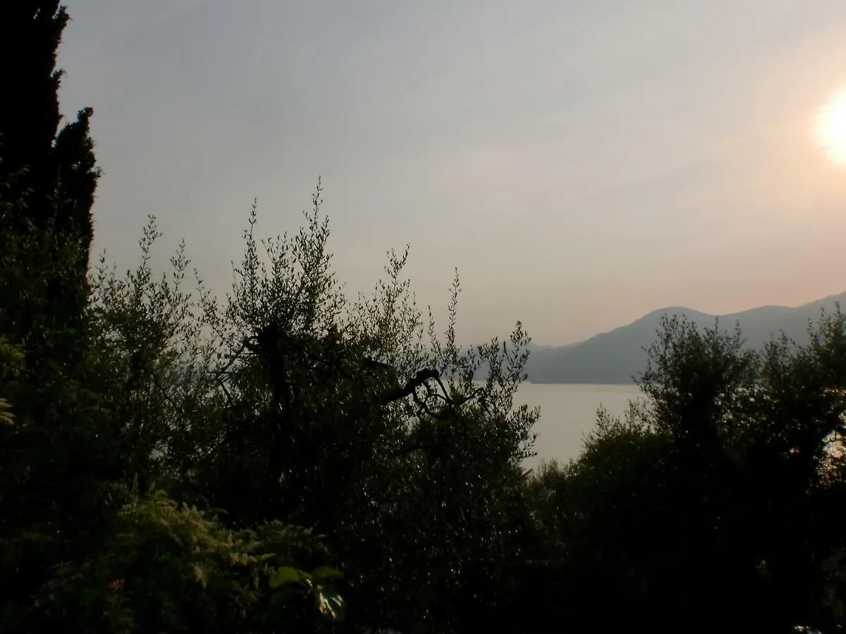 Casa Elegante E Panoramica Sul Lago Di Garda Torri Del Benaco 0*,  Italy
